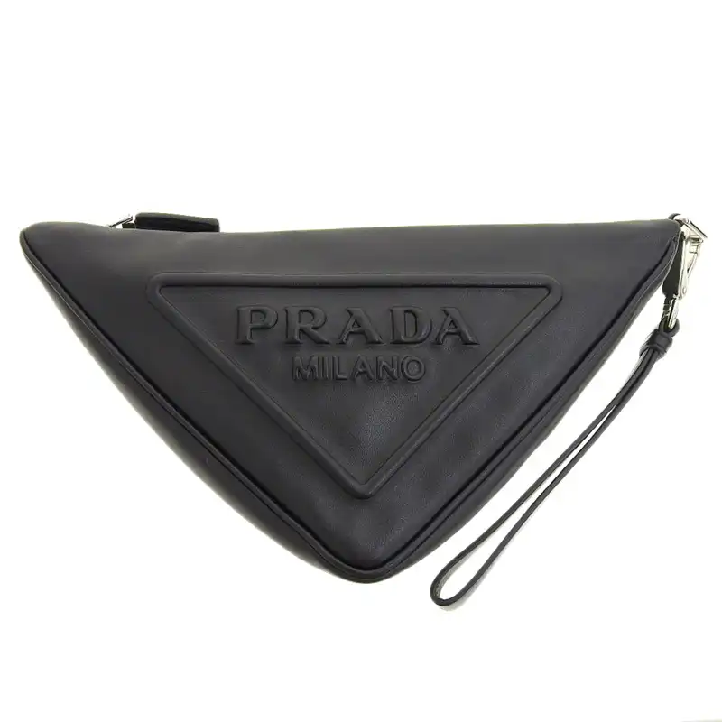 http://プラダ%20PRADA%20クラッチバッグ%20トライアングル%20セカンドバッグ%20ポーチ%20レザー%20ブラック%201NE039%20中古%20OB2252