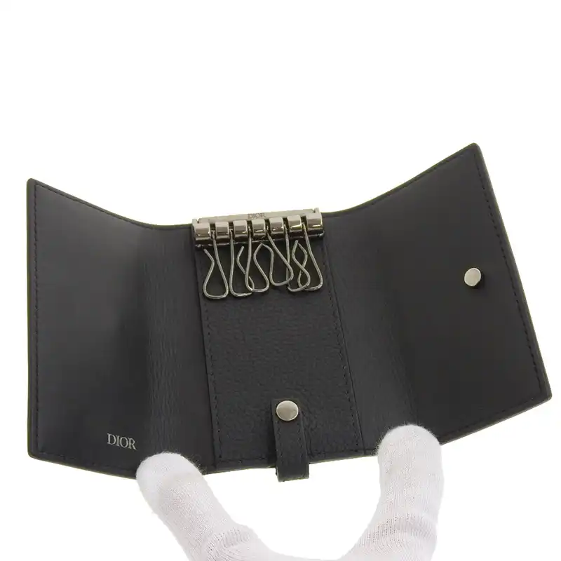 http://ディオール%20CHRISTIAN%20DIOR%20キーケース%206本%206連%20レザー%20ブラック%20中古%20OBB0579