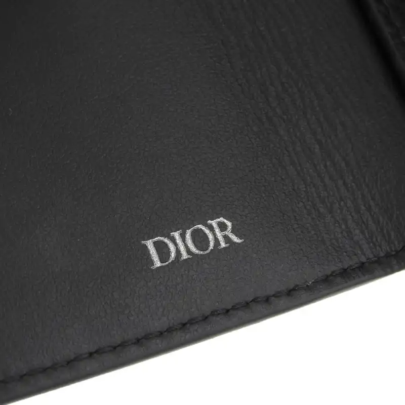 http://ディオール%20CHRISTIAN%20DIOR%20キーケース%206本%206連%20レザー%20ブラック%20中古%20OBB0579