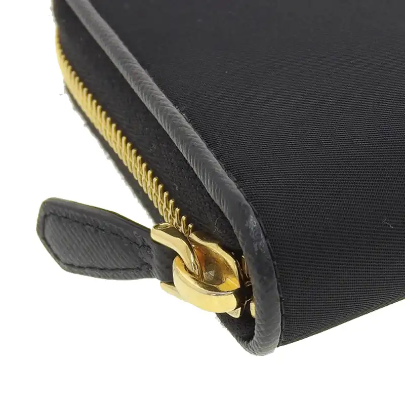http://プラダ%20PRADA%20ラウンドファスナー%20長財布%20ナイロン/レザー%20ブラック%20中古%20OBB0581
