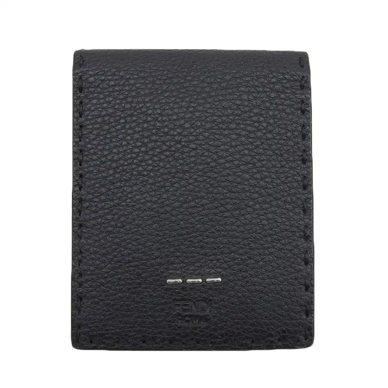 http://フェンディ%20FENDI%20セレリア%20二つ折り財布%20コンパクトウォレット%20レザー%20ブラック%207M0194%20美品%20OBB0584
