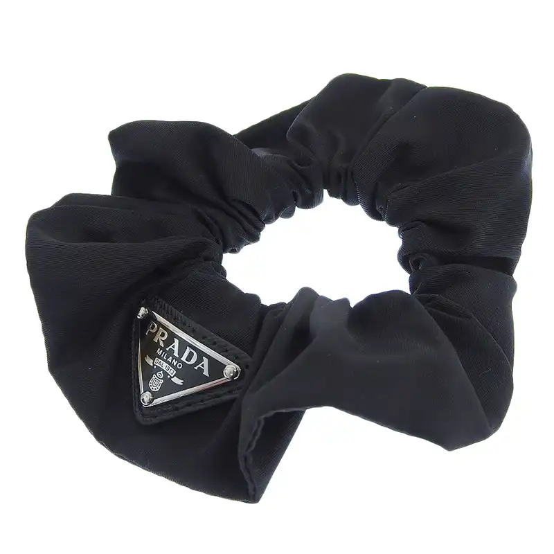 プラダ PRADA ヘアアクセサリー ヘアゴム トライアングルロゴ シュシュ Re-Nylon ブラック シルバー色 1IF015 美品 OBB0598