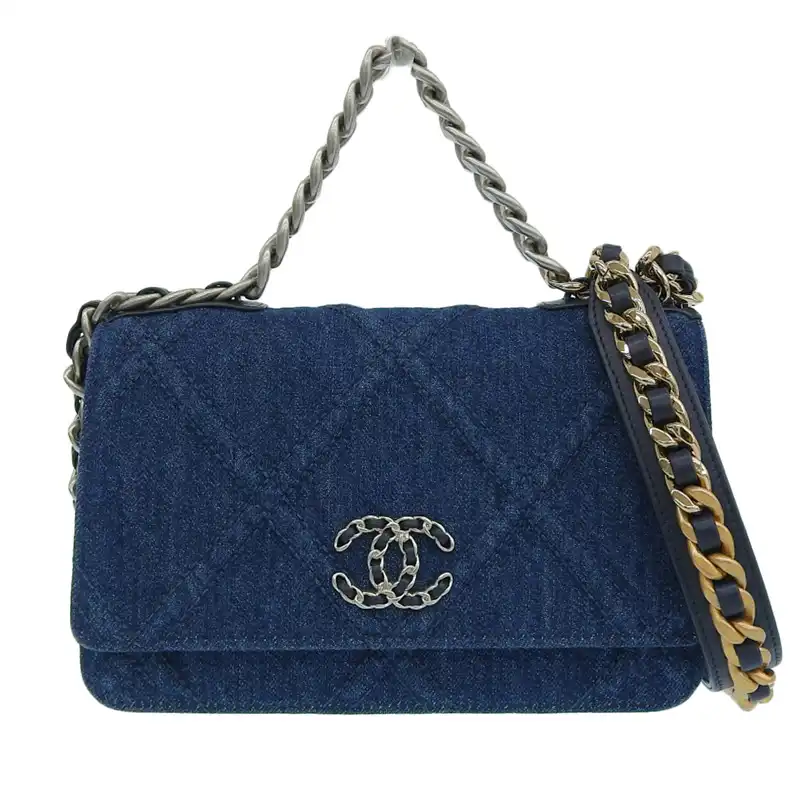 http://シャネル%20CHANEL%2019%20デニム%20チェーンウォレット%20ショルダーバッグ%20ココマーク%20ブルー%20美品%20CH0998