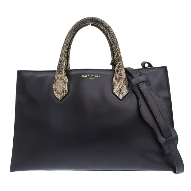 http://バレンシアガ%20BALENCIAGA%20パドロックヌード%202WAYバッグ%20ハンドバッグ%20レザー/パイソン%20ブラック%20347235%20中古%20OB2330