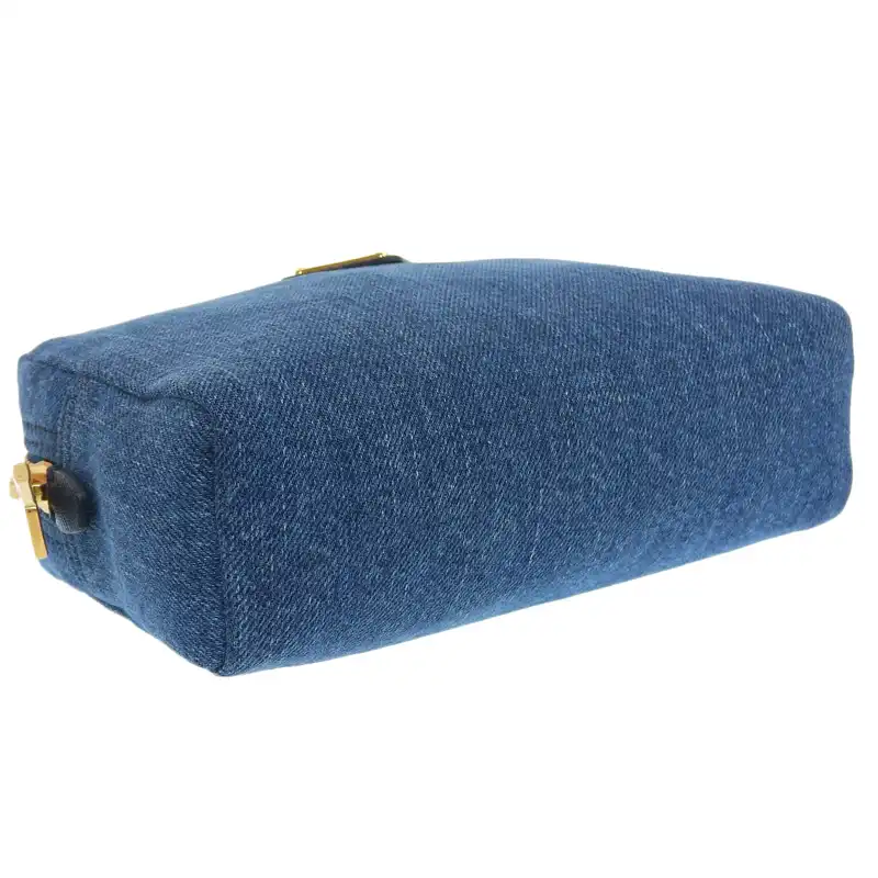 http://プラダ%20PRADA%20ポーチ%20デニム%20ブルー%201NA021%20中古%20OBB0609
