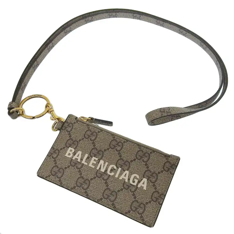 グッチ ハッカープロジェクト バレンシアガコラボ カードケース コインケース GGスプリームキャンバス ベージュ 681706 中古 GU0629