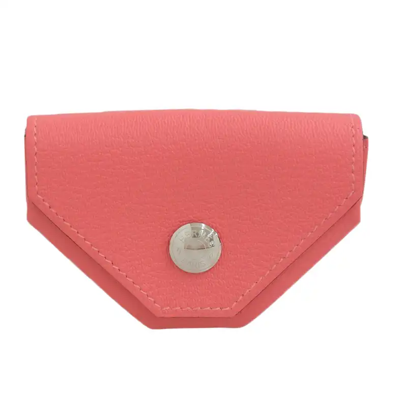 http://エルメス%20HERMES%20ル%20ヴァンキャトル%20コインケース%20小銭入れ%20シェーブル%20ピンク%20D刻印%202019年%20中古%20HE1120