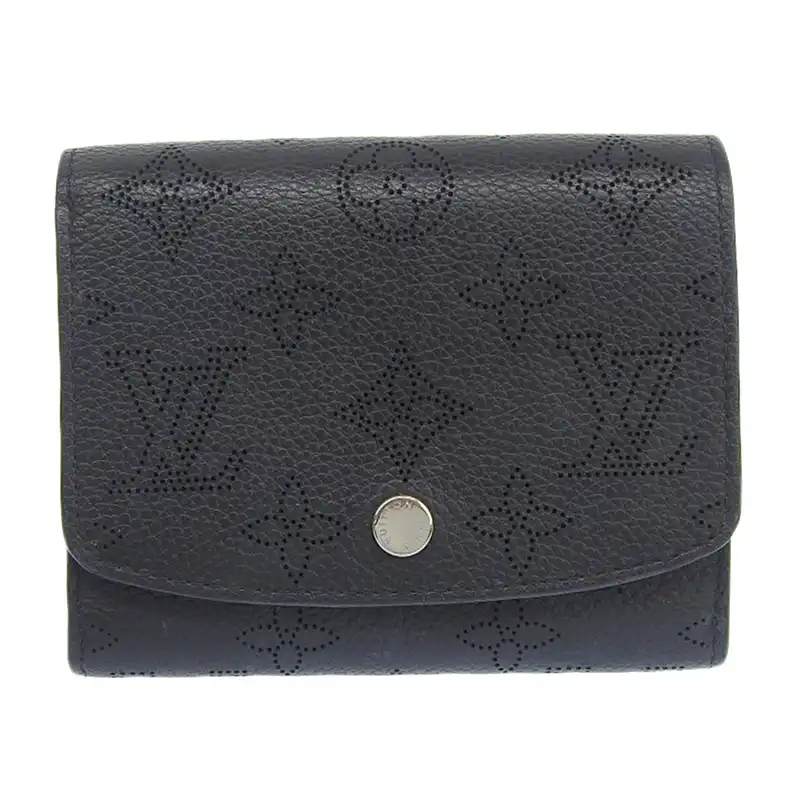 http://ルイヴィトン%20LOUIS%20VUITTON%20マヒナ%20ポルトフォイユ%20イリスコンパクト%20コンパクトウォレット%20ノワール%20M62540%20中古%20LV1826