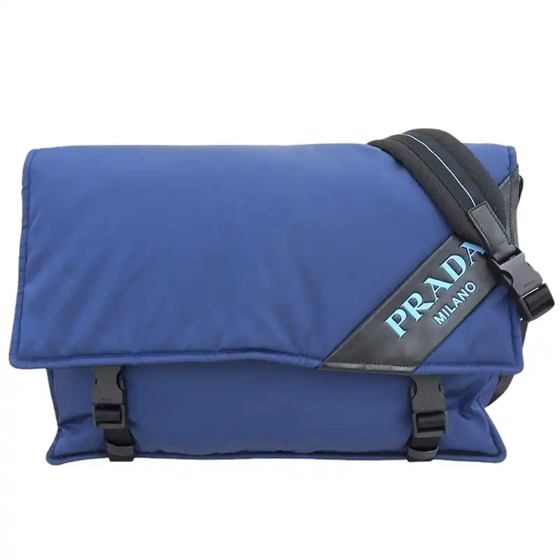 http://プラダ%20PRADA%20ショルダーバッグ%20メッセンジャーバッグ%20斜め掛けショルダー%20ナイロン/レザー%20ブルー%201BD161%20中古%20OB2507