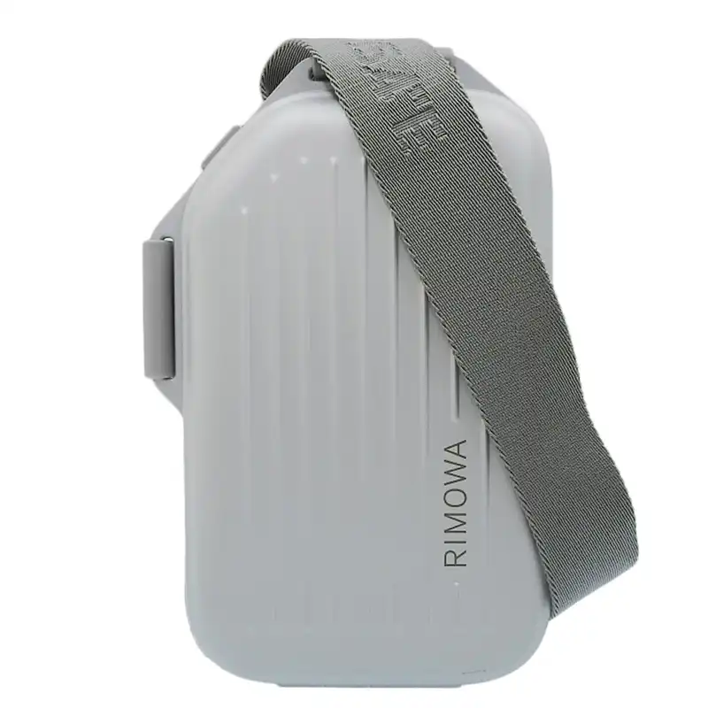 http://リモワ%20RIMOWA%20スリングクラッチ%20ボディバッグ%20アルミニウム%20ナイロン%20シルバー%2099022000%20中古%20OB2473