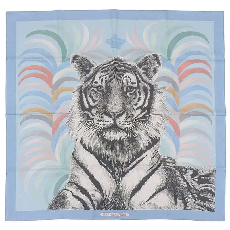 http://エルメス%20HERMES%20カレ90%20スカーフ%20シルク%20ブルー%20「Tigre%20Royal」「王者の虎」%20中古%20HE1122
