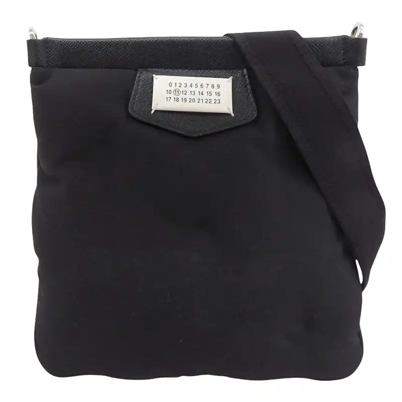 メゾンマルジェラ Maison Margiela グラムスラム スポーツ ショルダーバッグ 斜め掛け キャンバス レザー 黒 SB2WG0008 中古 OB2688