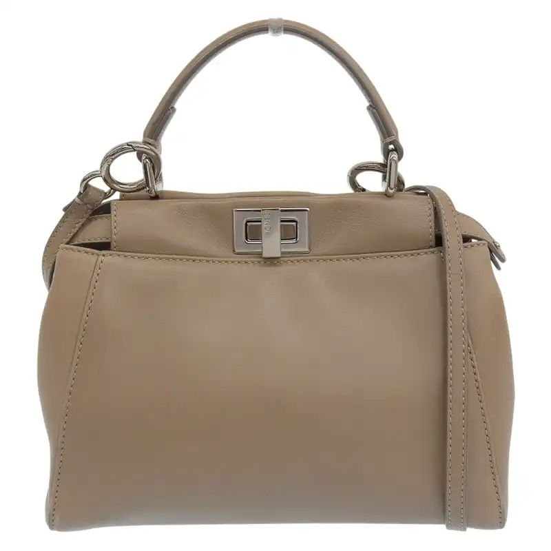 http://フェンディ%20FENDI%20ピーカブー%20ミニ%202WAYバッグ%20ハンドバッグ%20ショルダーバッグ%20レザー%20グレージュ%208BN244%20中古%20OB2709