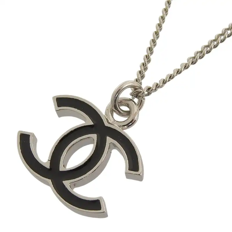 http://シャネル%20CHANEL%20ココマーク%20ネックレス%20ブラック%20シルバー色%2007V%20中古%20CH1121