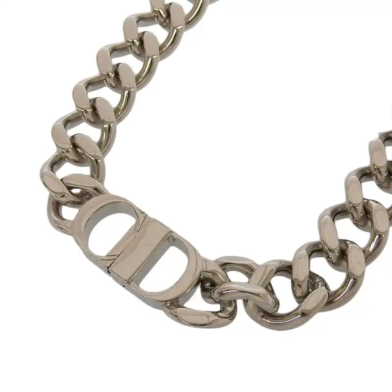 http://ディオール%20CHRISTIAN%20DIOR%20CD%20Icon%20チェーンリンクネックレス%20真鍮%20シルバー色%20N1097HOMMT_D000%20中古%20OBJ0308