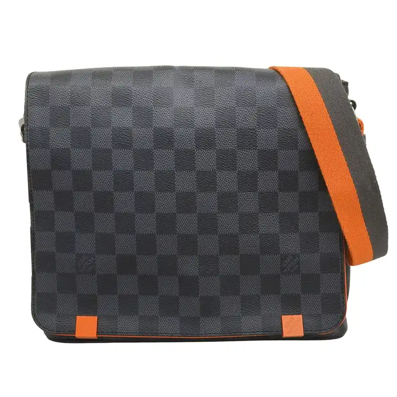 http://ルイヴィトン%20LOUIS%20VUITTON%20ダミエ%20グラフィット%20ディストリクトPM%20ショルダー%20メッセンジャーバッグ%20オレンジ%20N42405%20中古%20LV2101