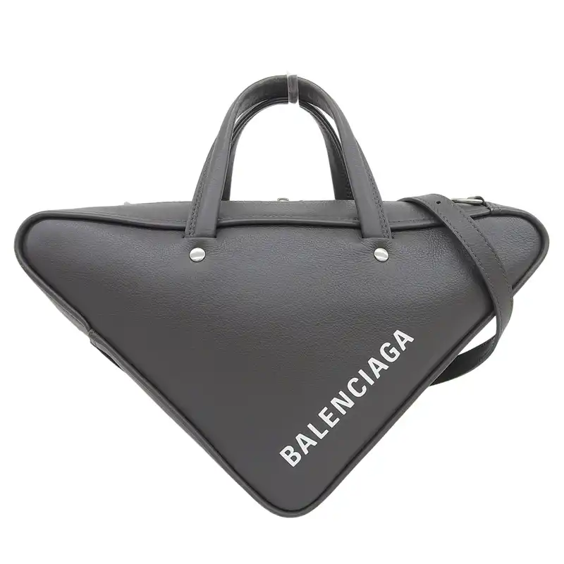 http://バレンシアガ%20BALENCIAGA%20トライアングルダッフルショルダーS%202WAYバッグ%20ハンドバッグ%20レザー%20グレー%20476975%20中古%20OB2742