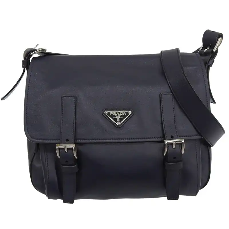 http://プラダ%20PRADA%20ショルダーバッグ%20メッセンジャーバッグ%20レザー%20ネイビー%20BT953L%20中古%20OB2784