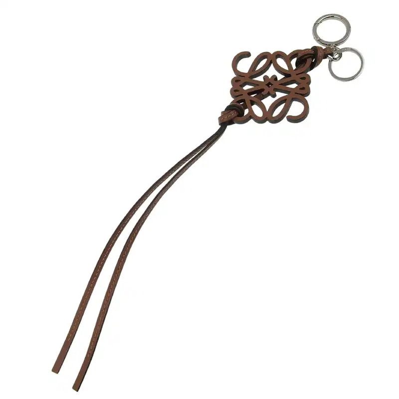 http://ロエベ%20LOEWE%20アナグラム%20バッグチャーム%20レザー%20ブラウン%20中古%20OBJ0309