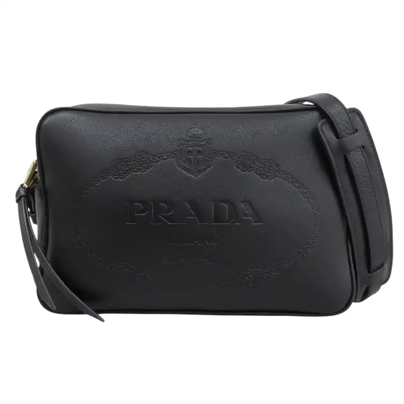 http://プラダ%20PRADA%20ショルダーバッグ%20斜め掛け%20ロゴ%20レザー%20ブラック%201BH089%20美品%20OB2835