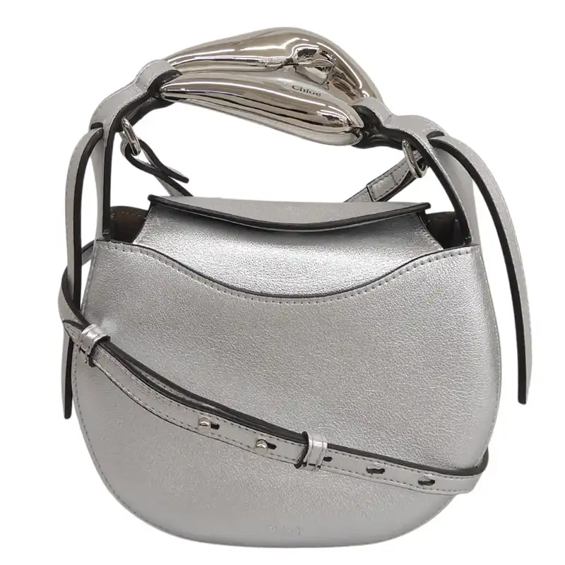 http://クロエ%20CHLOE%20キス%20スモールバッグ%202WAYバッグ%20ハンドバッグ%20ショルダー%20レザー%20シルバー%20CHC21AS350F069DL%20中古%20OB2848