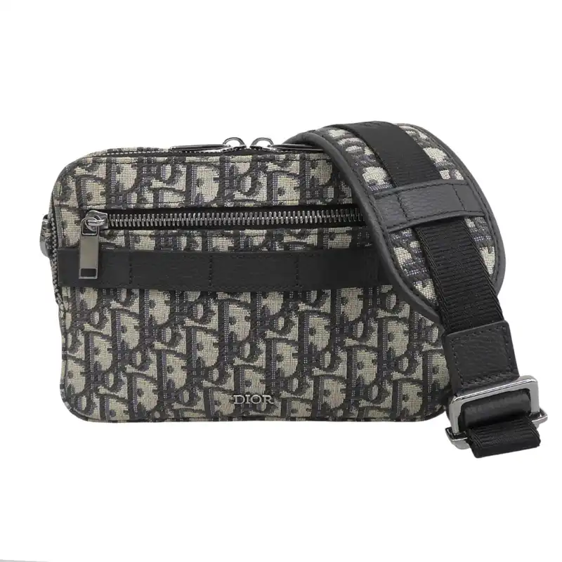 http://ディオール%20CHRISTIAN%20DIOR%20トロッター%20ショルダーバッグ%20キャンバス/レザー%20ベージュ/ネイビー%20中古%20OB2875