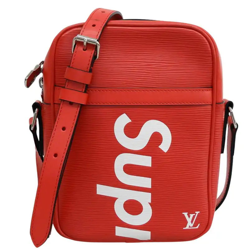 http://ルイヴィトン%20LOUIS%20VUITTON%20エピ%20ダヌーブPM%20シュプリームコラボ%20ショルダーバッグ%20レッド%20M53417%20中古%20LV2176