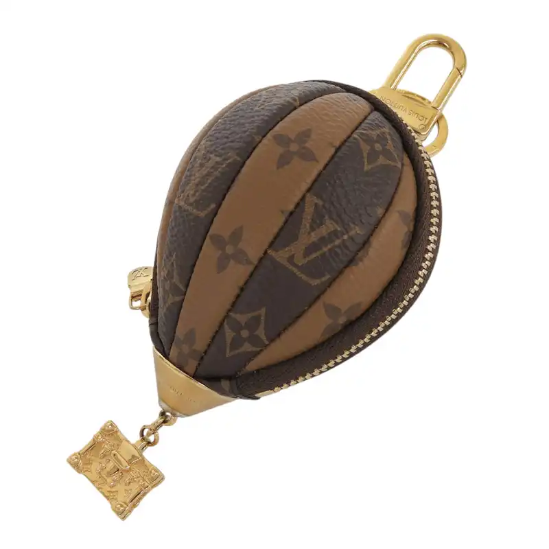 http://ルイヴィトン%20LOUIS%20VUITTON%20モノグラム%20キーホルダー%20LVドリーム%20バッグチャーム%20GP%20M01724%20中古%20LV2195