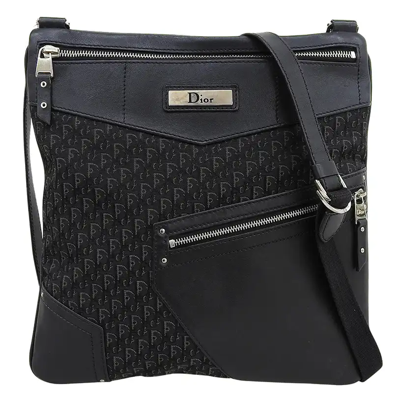 http://ディオール%20CHRISTIAN%20DIOR%20ストリートシック%20ショルダーバッグ%20キャンバス/レザー%20ブラック%20中古%20OB2897