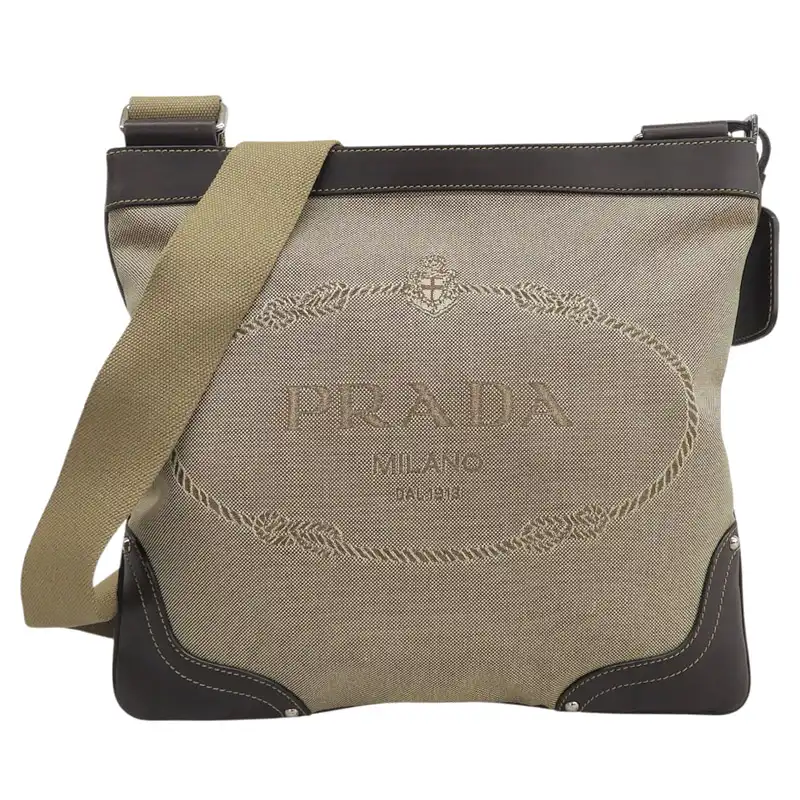http://プラダ%20PRADA%20ショルダーバッグ%20斜め掛けショルダー%20ロゴ%20キャンバス/レザー%20ブラウン%20中古%20OB2917