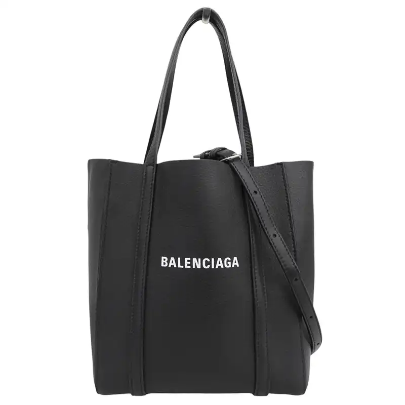 http://バレンシアガ%20BALENCIAGA%20エブリデイトートXXS%202WAY%20トートバッグ%20ショルダーバッグ%20レザー%20ブラック%20551815%20中古%20OB2947