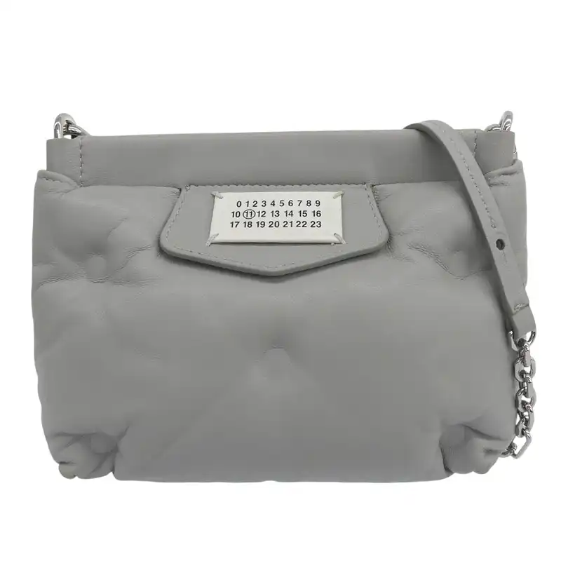 http://メゾンマルジェラ%20Maison%20Margiela%20グラムスラム%20フラップミニ%20ショルダーバッグ%20レザー%20グレー%20S56WF0161%20P4300%20中古%20OB2961