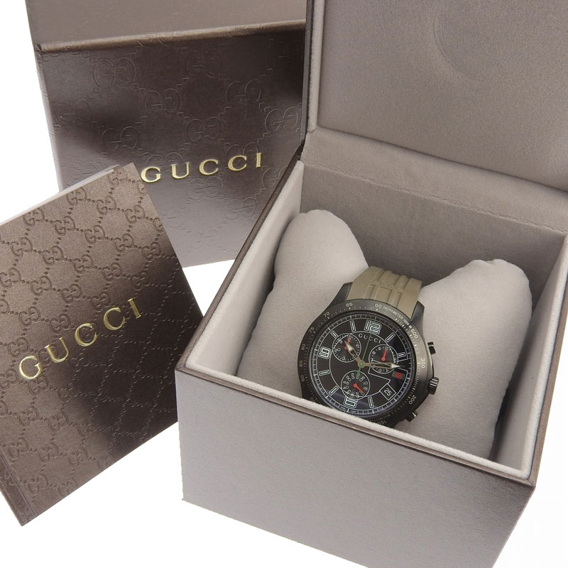 グッチ GUCCI Gタイムレス クロノグラフ メンズ クォーツ 腕時計 SS ラバー ブラック文字盤 YA126207 美品 GU0306